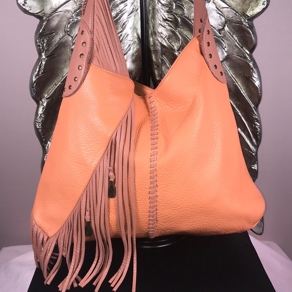 🎁 Camila Alves Muxo Shoulder Bag 😍 - Picture 2 of 8